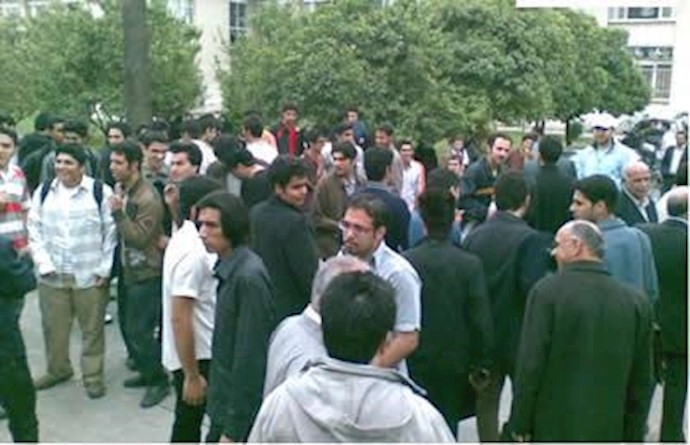 إيران: حشد احتجاجي لعمال شرکة «مازندران» لصناعة النسيج في مدينة شهرکرد