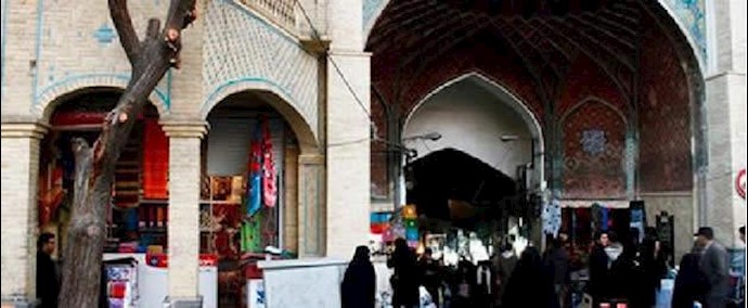 ايران ــ مواجهة 3 من أصحاب بسطية مع عناصر البلدية في سوق مدينة طهران