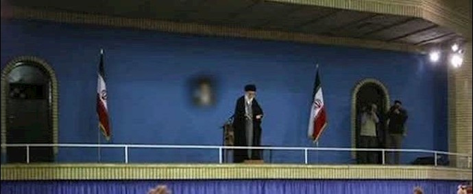 الخامنئي يعرب عن قلقه حيال استمرار العقوبات ويقول: خلقوا مشاکل للبلاد بفرض عقوبات عليها