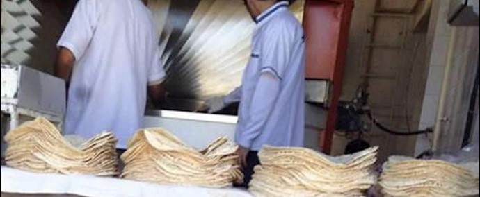 ايران.. مواطنين محتجين في قضاء قلعه کنج: أعدوا الخبز إلی مائدتنا