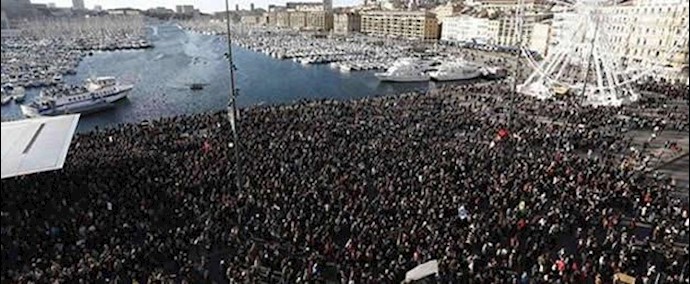 الآلاف يتوافدون لباريس وهولاند يصفها بعاصمة العالم
