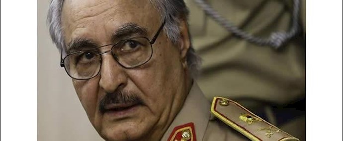 البرلمان الليبي يعيد حفتر للخدمة برتبة فريق أول