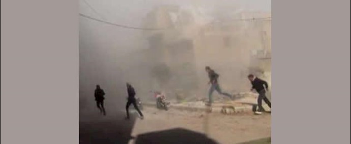 بعد مجزرة الحسکة.. طيران الأسد يقصف حمص وإدلب