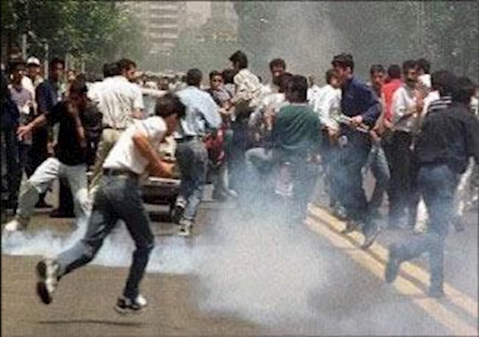 مماذا يتخوف نظام الملالي الحاکم في إيران؟