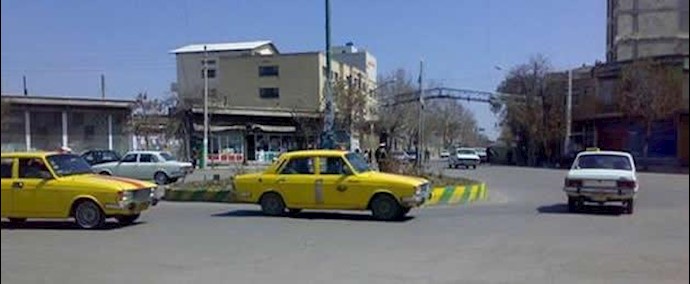 إيران.. تأديب أحد من عناصر الباسيج علی يد الشباب في اسلام شهر
