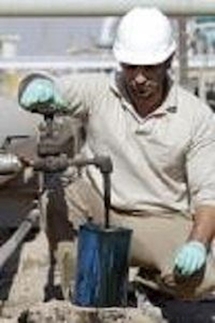 النفط يتجه لتسجيل سابع اسبوع من الخسائر مع استمرار تخمة الامدادات