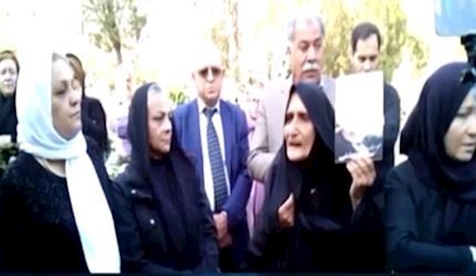 تظلم أم الشهيد ستار بهشتي وأم ريحانة جباري في أول ذکری لإعدام ريحانة الإجرامي -25 اکتوبر 2015