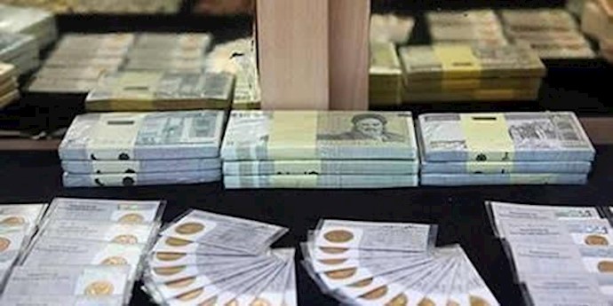 إذعان وزيرالاقتصاد في حکومة روحاني: ننجز المبادلات بأساليب مليئة بالفساد