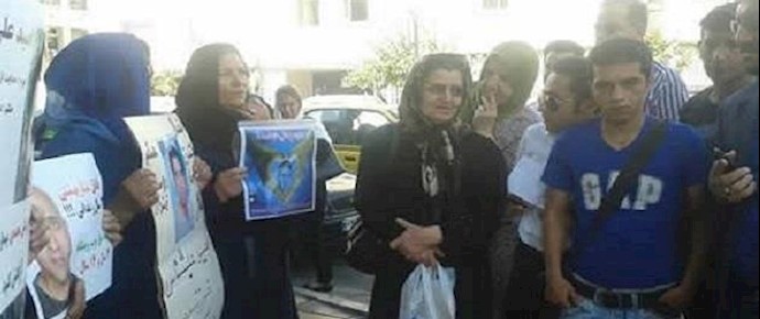 طهران : تجمع احتجاجي لعوائل الشهداء والسجناء السياسيين