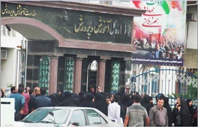 ايران .. تجمع احتجاجي للمعلمين الأحرار في محافظة کيلان في مدينة رشت