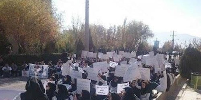 إيران.. إضراب طلاب جامعة العلوم الطبية في أراک