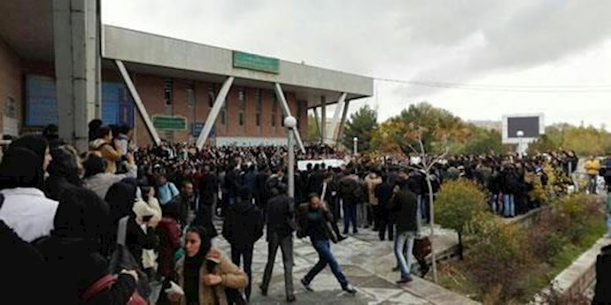 إيران.. اليوم الثاني لاحتجاج الطلاب في تبريز وأروميه علی اساءة الملالي إلی المواطنين الآذريين