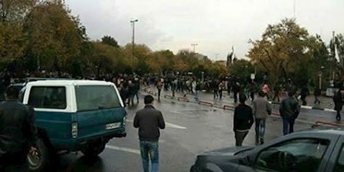 إيران.. تقرير تکميلي من مظاهرات في تبريز،جرح واعتقال عدد من الشباب