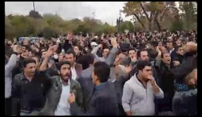 إيران 000 إتساع نطاق تظاهرات المواطنين الأذريين إلی مختلف المدن 2015/9/11