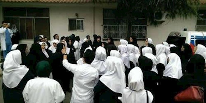 احتجاج ومعارضة الممرضين لخطط ابتزازية لوزارة الصحة في إصفهان