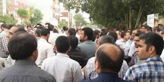 تجمع احتجاجي للشباب في مدينة أهواز احتجاجا علی مقتل مراهق