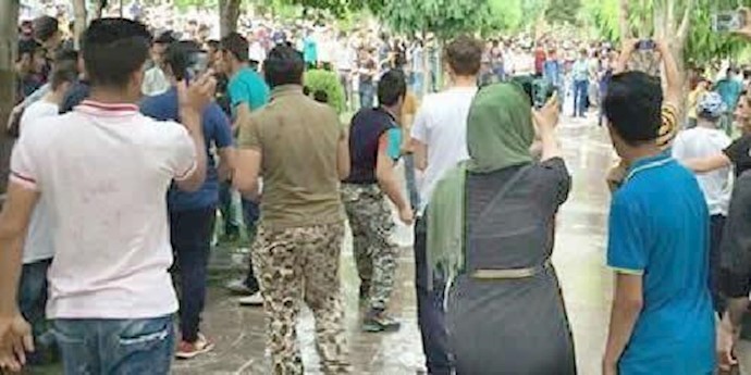 إيران.. الخوف من الشباب عشية يوم الطالب (7 کانون الأول)