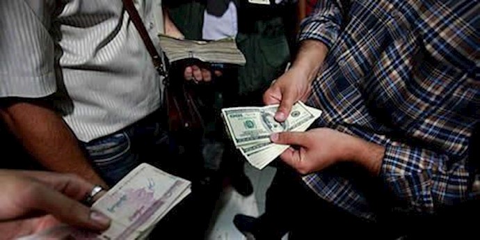 سعر الدولار في سوق تبادل العملات بطهران يتجاوز مبلغ 3600 تومان