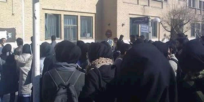 إيران.. إضراب الطلاب الجامعيين في قزوين