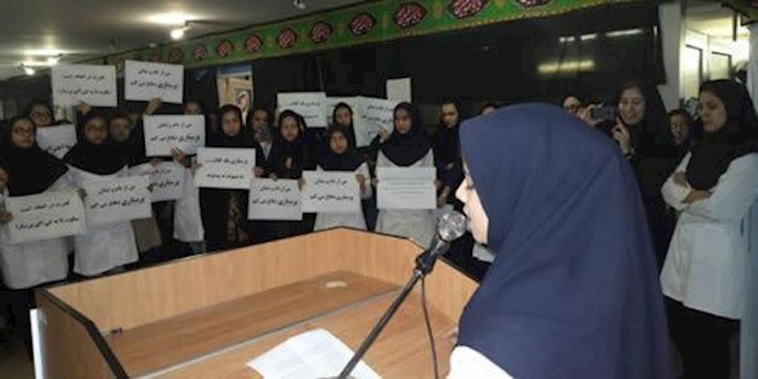 حالات تجمع واحتجاج لطلاب جامعيين وممرضات في کل من الیکودرز، کاشان، نیشابور، بیرجند، تبریز و طهران