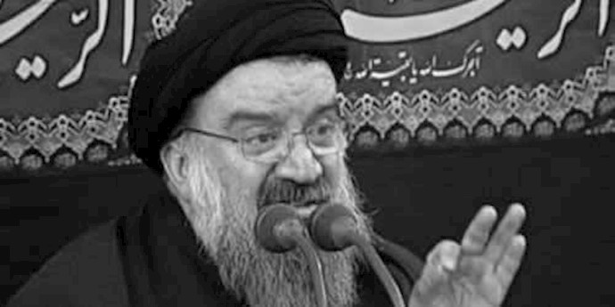 الملا احمد خاتمي: البعض يلوحون ستفتح جميع العقود في حال تطبيق الإتفاق النووي