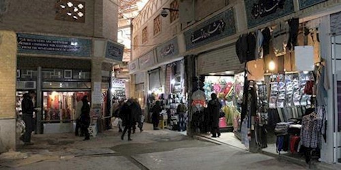ثالث يوم من اضراب أصحاب محلات القرطاسيات في سوق طهران