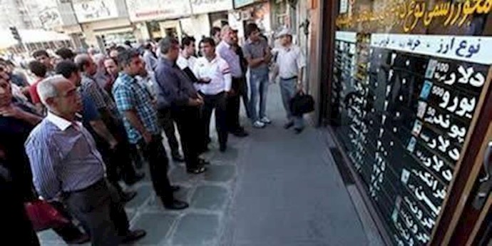الدولار يتصاعد من جديد في سوق طهران