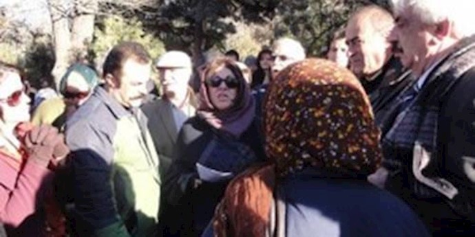 إيران .. مراسيم الذکری السنوية لمقتل محمد مختاري ومحمدجعفر بوينده في کرج