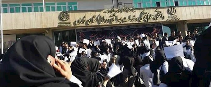 ايران..النظام الايراني يضغط علی الممرضين الکادحين