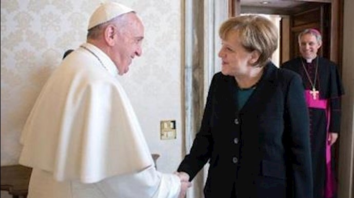 ميرکل تثير مع البابا في الفاتيکان الازمة الاوکرانية