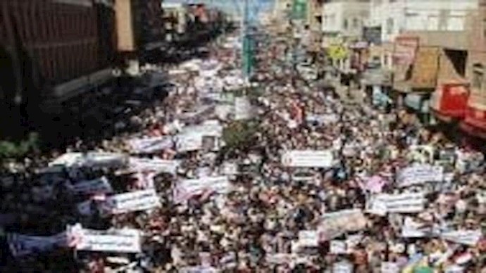 المسيرة في تعز رفضا لانقلاب الحوثي واحتفالا بذکری ثورة 11 فبراير