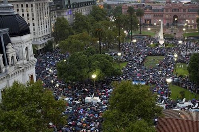 مسيرة بالأرجنتين للمطالبة بکشف ملابسات وفاة مدعٍ عام