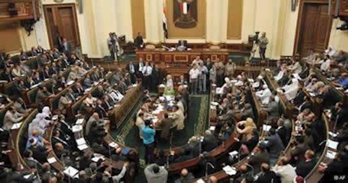 مشروع قرار عربي يطلب تزويد حکومة ليبيا بالأسلحة