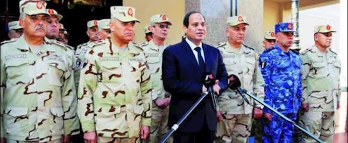 السيسي يتوقع حربا صعبة ضد الإرهاب ويوحد قيادة شرق القناة