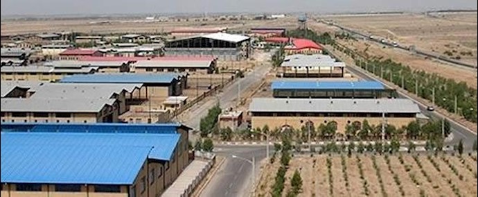 ايران.. اضراب وتجمع مجموعة من عمال وعاملي بلدة بهارستان الصناعية عن العمل
