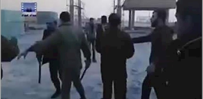 إيران.. مداهمة قوات الأمن الداخلي للنظام حشود الشباب الاحتجاجية في مدينة ماهشهر