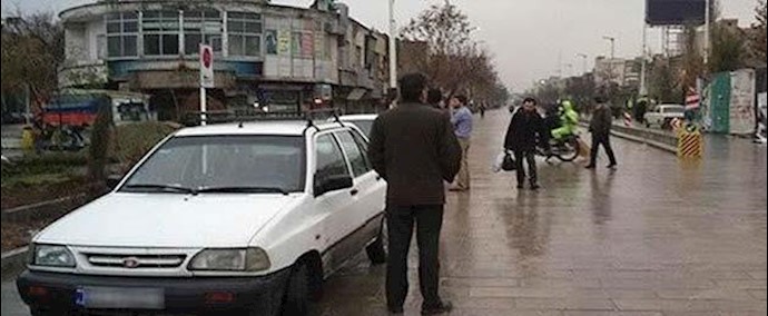 إيران .. طهران – معاقبة حرسي في ساحة ”شهداء“