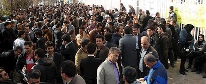 اجتماعات احتجاجية موسعة للمعلمين في مختلف المدن الايرانية
