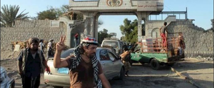 هادي يتهم عملاء طهران بمحاولة الانقلاب في عدن