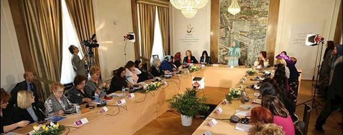 “النساء، طليعات الکفاح ضد التطرف الإسلامي“