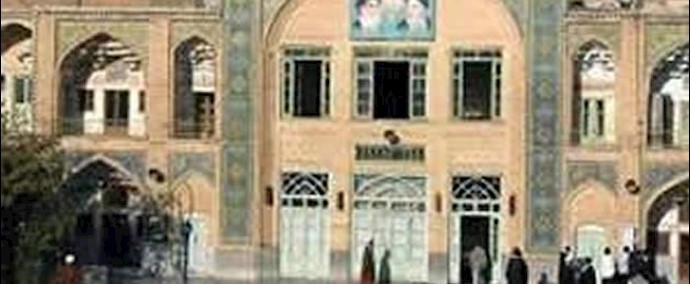 أزمة انقسامات وخلافات بين الحوزات العلمية في إيران والخامنئي