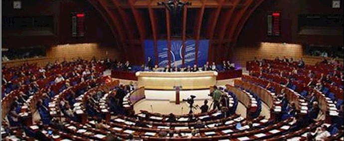 رئيس المجلس الأوروبي يشعل التوتر بسبب أوکرانيا