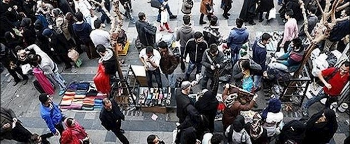 ايران..تأديب عناصر بلدية علی أيدي مواطنيين بسبب تهاجم البسطيات