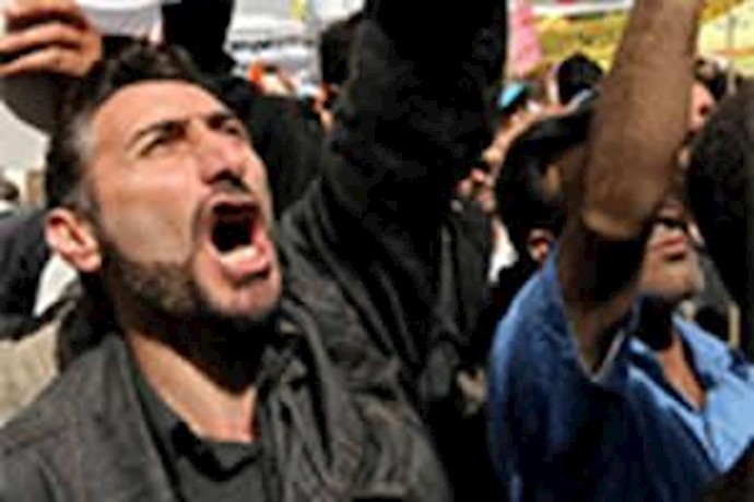 حيث منظمة مجاهدي خلق بأنها تقف خلف الانتفاضة إيران و هاجس الرعب من التغيير
