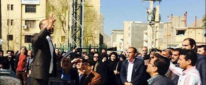 تجمع احتجاجي لمعلمي روضة الأطفال لمحافظة لرستان أمام برلمان النظام الايراني