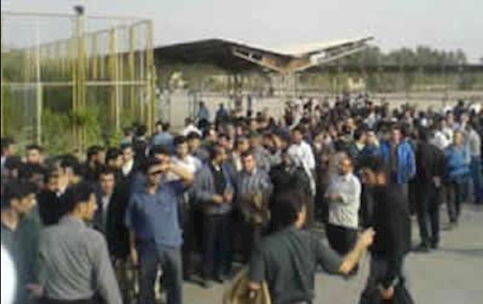 ايران.. تجمع احتجاجي لعمال شرکة باکمن في مدينة اصفهان