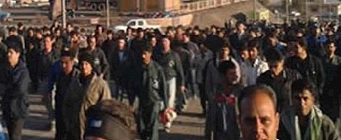 تنديد بالسوط بالجلد في حق 5من عمال منجم «جادرملو» لاحتجاجهم علی المدير