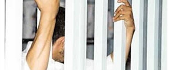 إيران.. سجين سياسي کردي يضرب عن الطعام في سجن مدينة “مسجد سليمان“