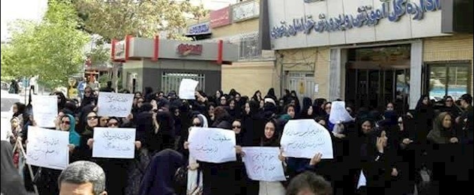 طهران و70 مدينة ايرانية تشهد احتجاجات موسعة من قبل المعلمين الأحرار