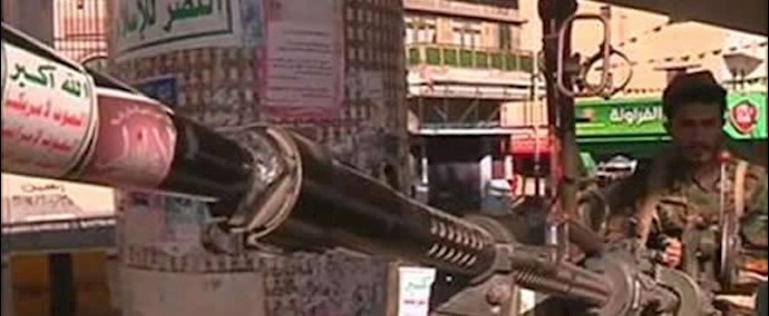 حصري: 5 زوارق حربية إيرانية تفرغ أسلحة للحوثيين بلحج رغم مرابطة بوارج عاصفة الحزم